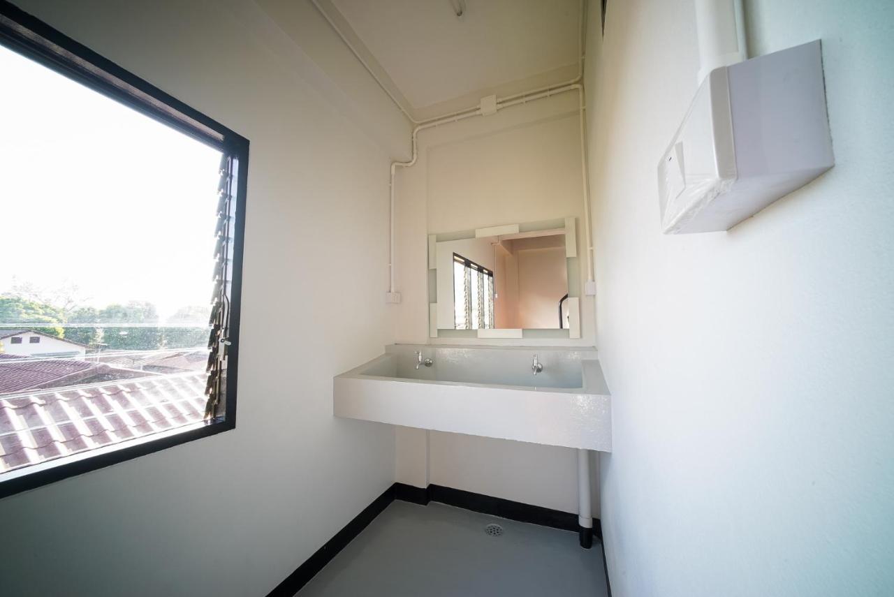 Saiyud Hostel Мехонгсон Екстер'єр фото